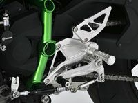 カワサキ Ninja H2 フットパーツ