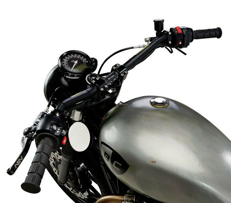 Triumph スクランブラー ハンドル周り