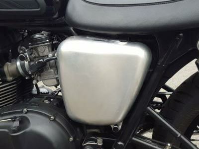 トライアンフ Thruxton（スラクストン）/R サイドカバー