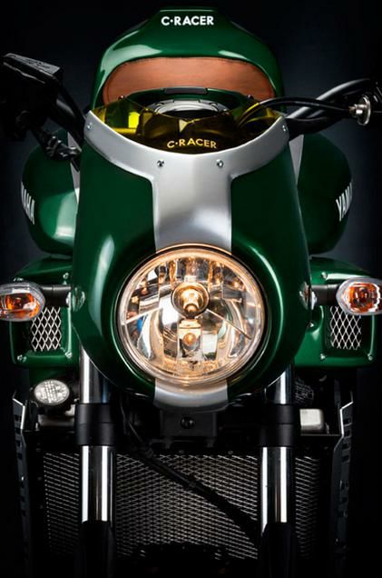 ヤマハ XSR700 スクリーン