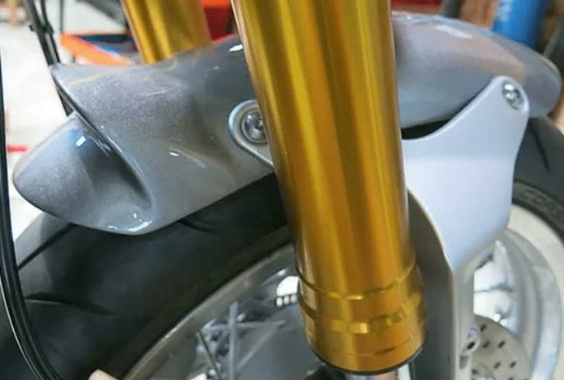 トライアンフ スピードツイン フェンダー