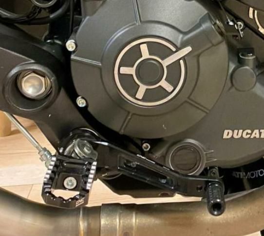 DUCATI スクランブラー フットパーツ