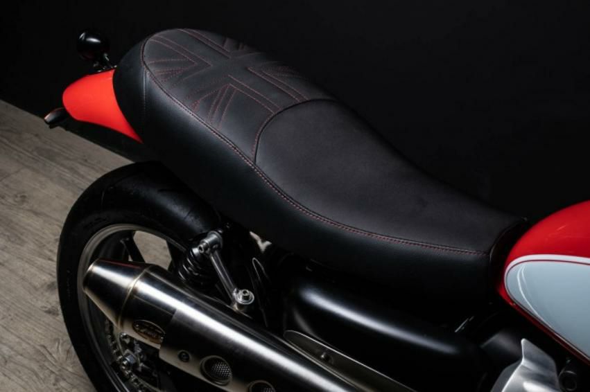 トライアンフ ストリートツイン シート FCRオリジナル