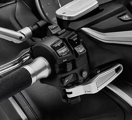 ヤマハ T-MAX ハンドル周り