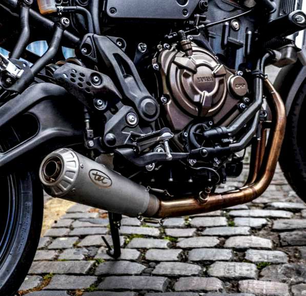 ヤマハ XSR700 マフラー TEC