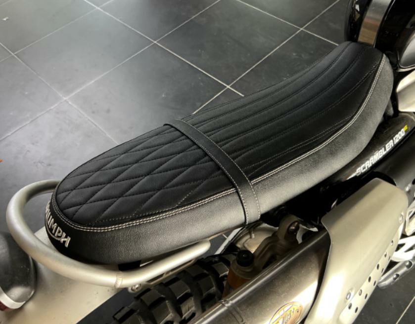 トライアンフ スクランブラー1200|シート|モトパーツ(MOTO PARTS)
