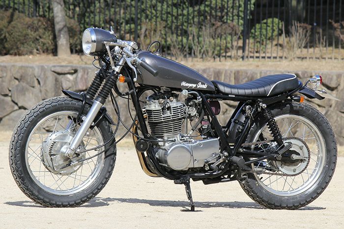 グッズ(GOODS) キングシート　ブラック/ホワイト SR400/500-03