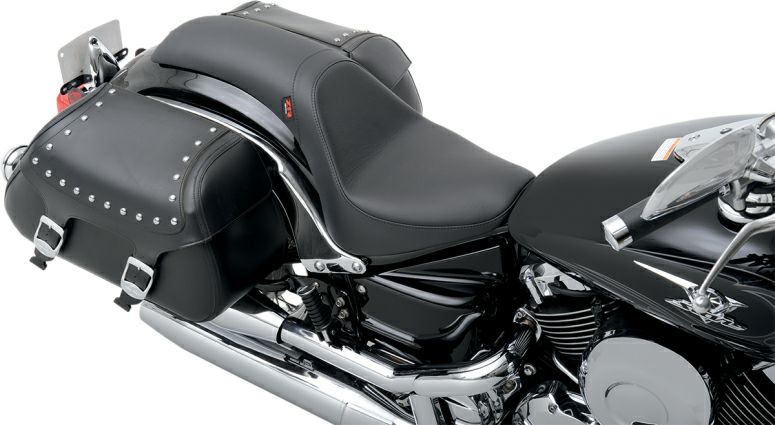 Z1R プレデターシート スムース XVS650 V-Star シルバラード 98-15-01