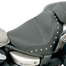 SADDLEMEN RENEGADE デラックスソロシート スタッド付 XVS950 V-Star