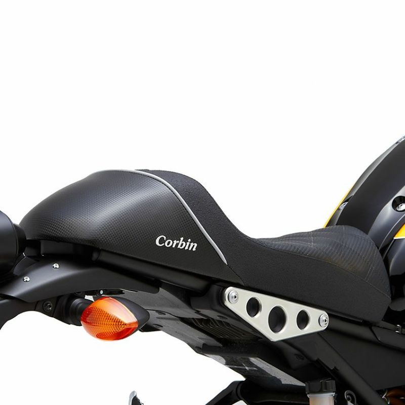 Corbin ガンファイターシート XSR900-01