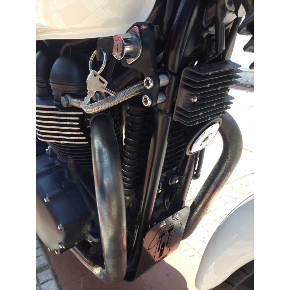 Motone スキッドプレート ブラック トライアンフ-03