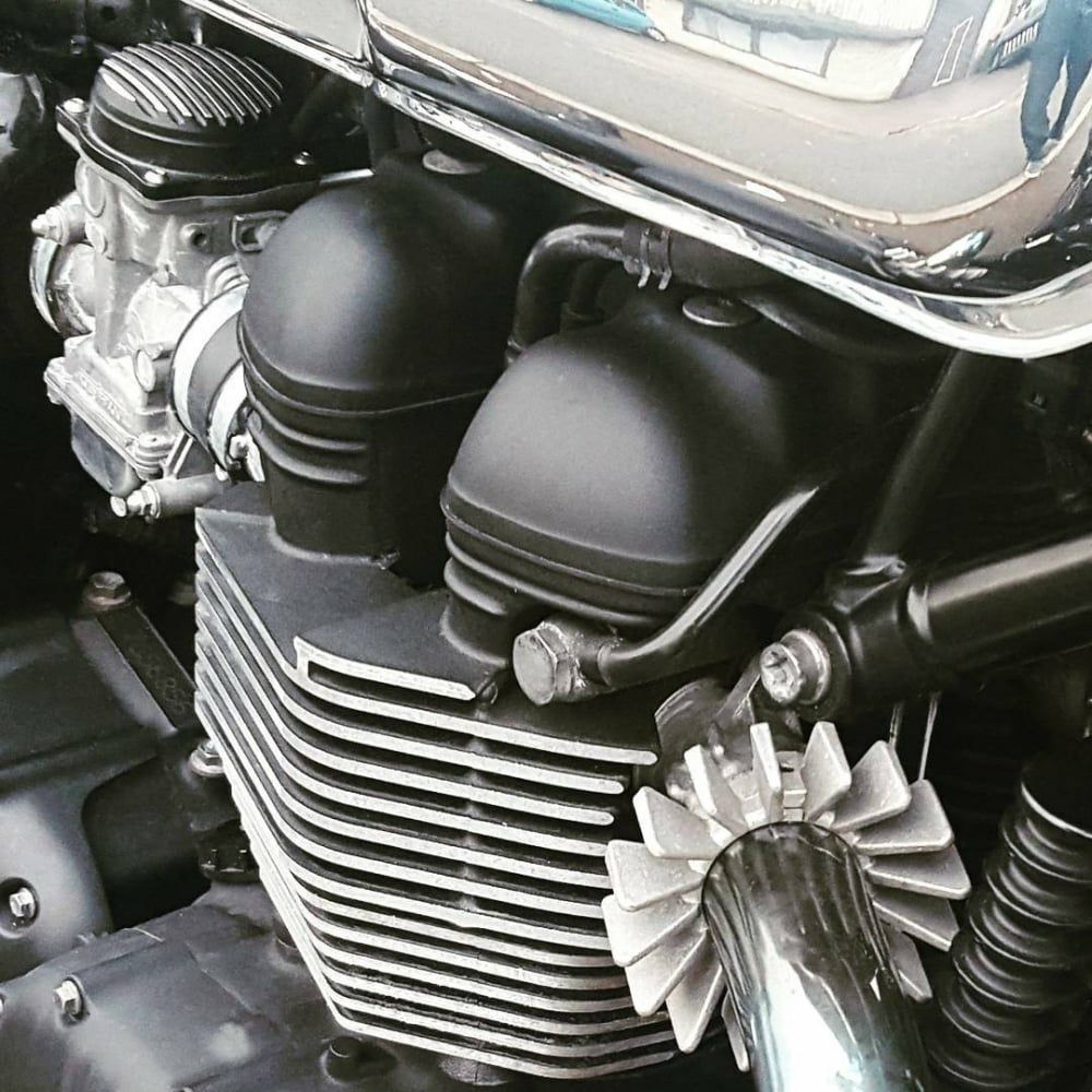 Motone ビッグフィンヘッダーエキゾーストクランプ トライアンフ EFI車両(08-15)用-05