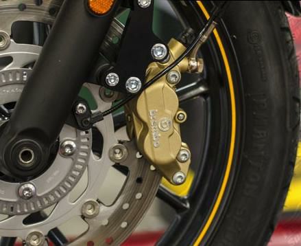 Free Spirits Brembo フロントキャリパー アップグレードキット-01
