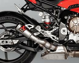 S1000RR AKRAPOVIC スリップオンラインマフラー S-B10SO11-CBT