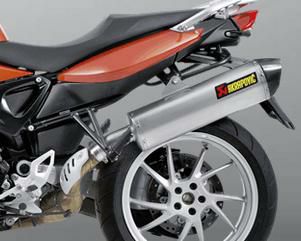 Akrapovic (アクラポヴィッチ) スリップオン マフラー F800R F800GT 13-16 | バイクカスタムパーツ専門店  モトパーツ(MOTO PARTS)