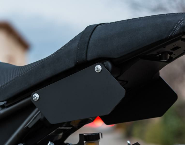 MOTODEMIC サイドゼッケンプレート ヤマハ XSR900 | バイクカスタム