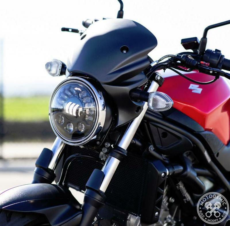 MOTODEMIC Adaptive LED ヘッドライト SV Bandit クローム-