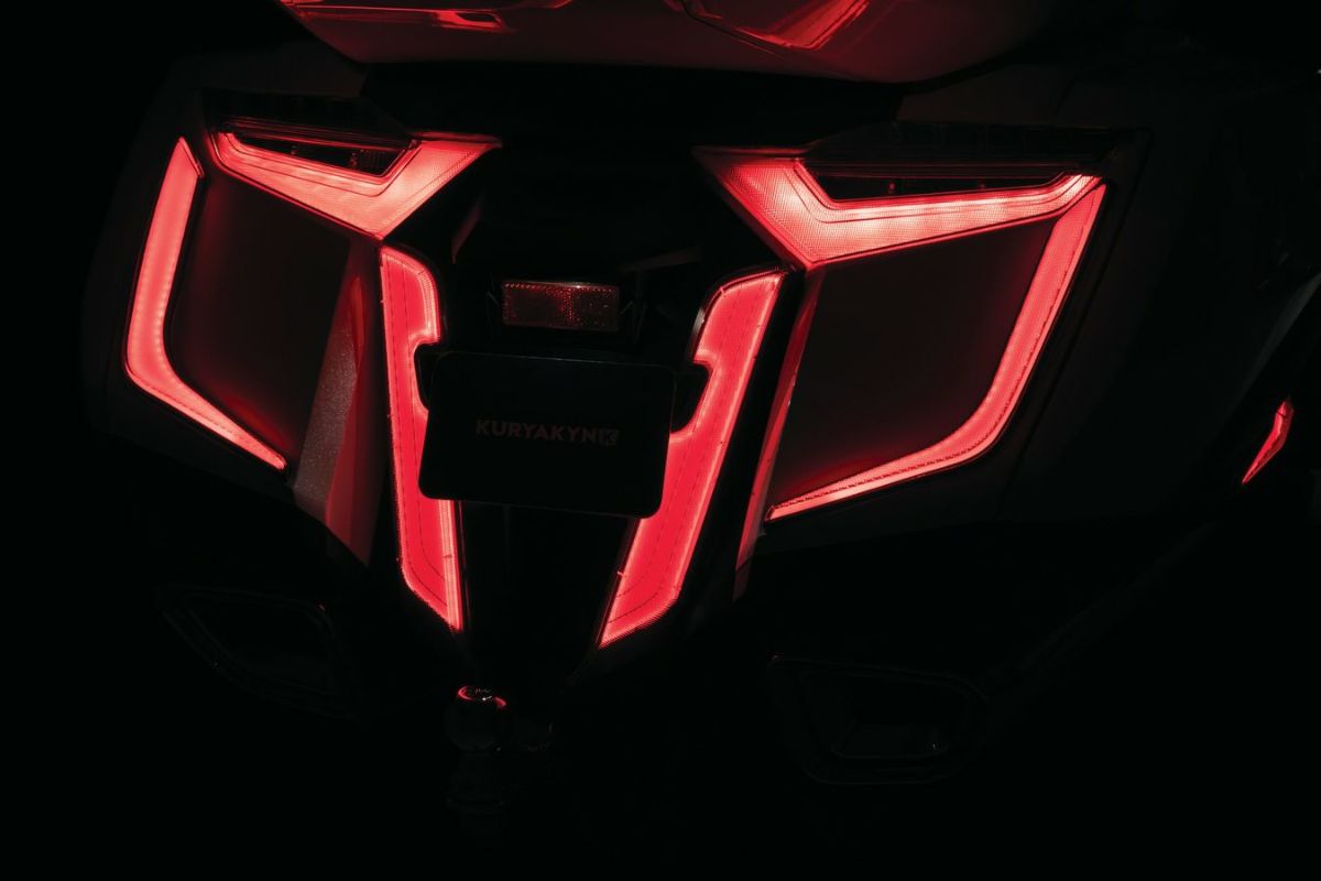 クリアキン Omni LED リアフェンダー カバー ストップランプ&ウインカー ブラック-03