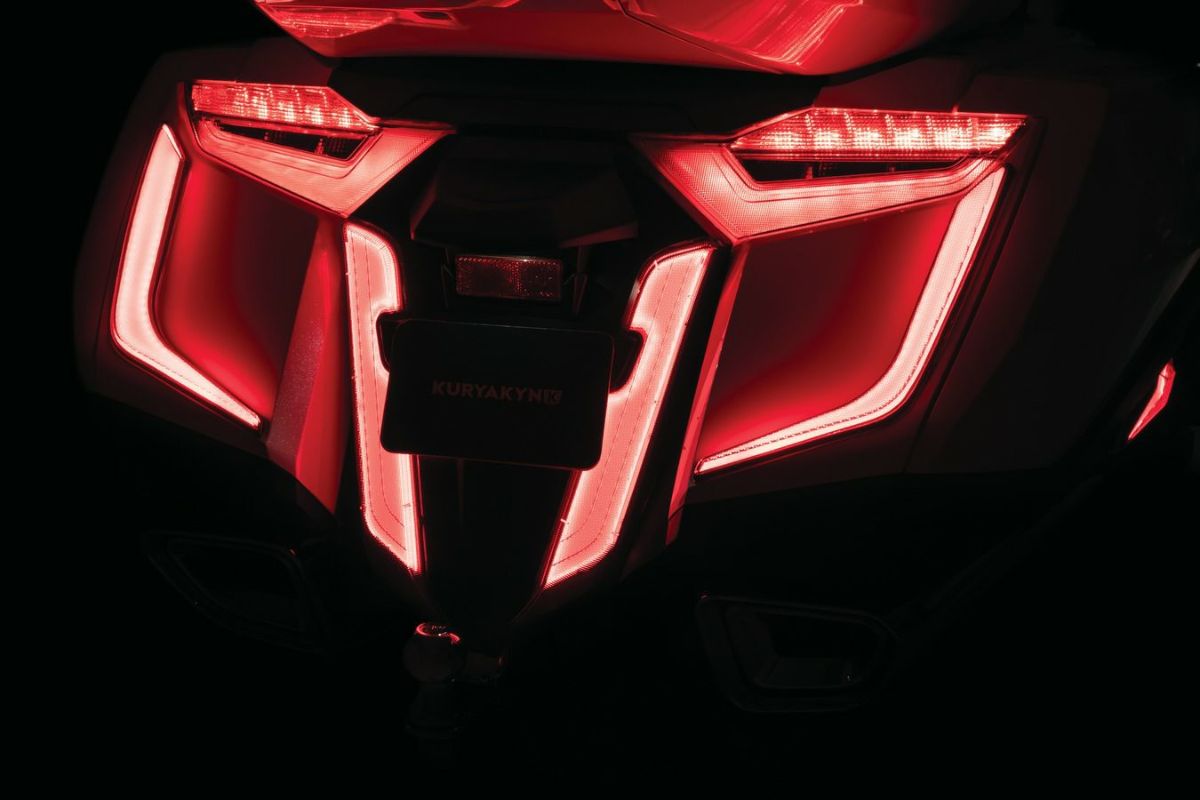 クリアキン Omni LED リアフェンダー カバー ストップランプ&ウインカー ブラック-04