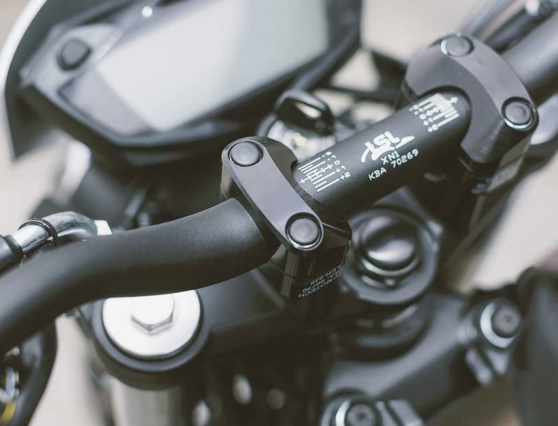 SW-MOTECH FATバー ハンドル コンバートキット SV650 15- ブラック