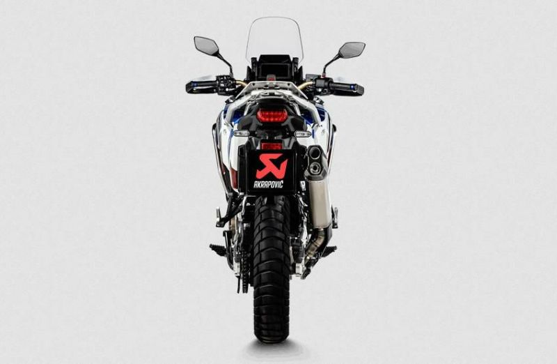 Akrapovic (アクラポヴィッチ) スリップオンマフラー・ECE規格・チタン