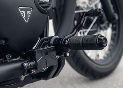 Wunderkind フォアードフットコントロール(フォアコン) トライアンフ ボバー/ブラック 17-21 | バイクカスタムパーツ専門店  モトパーツ(MOTO PARTS)