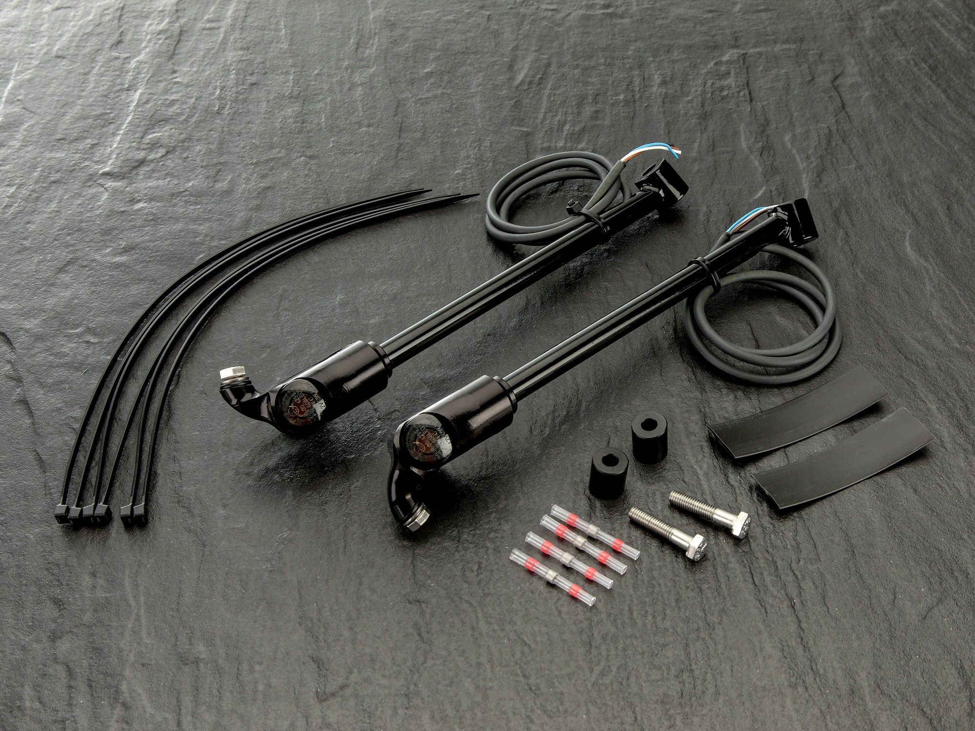 Wunderkind フェンダーストラット ウインカー&テールランプ付き トライアンフ ボバー/ブラック 17-21-05