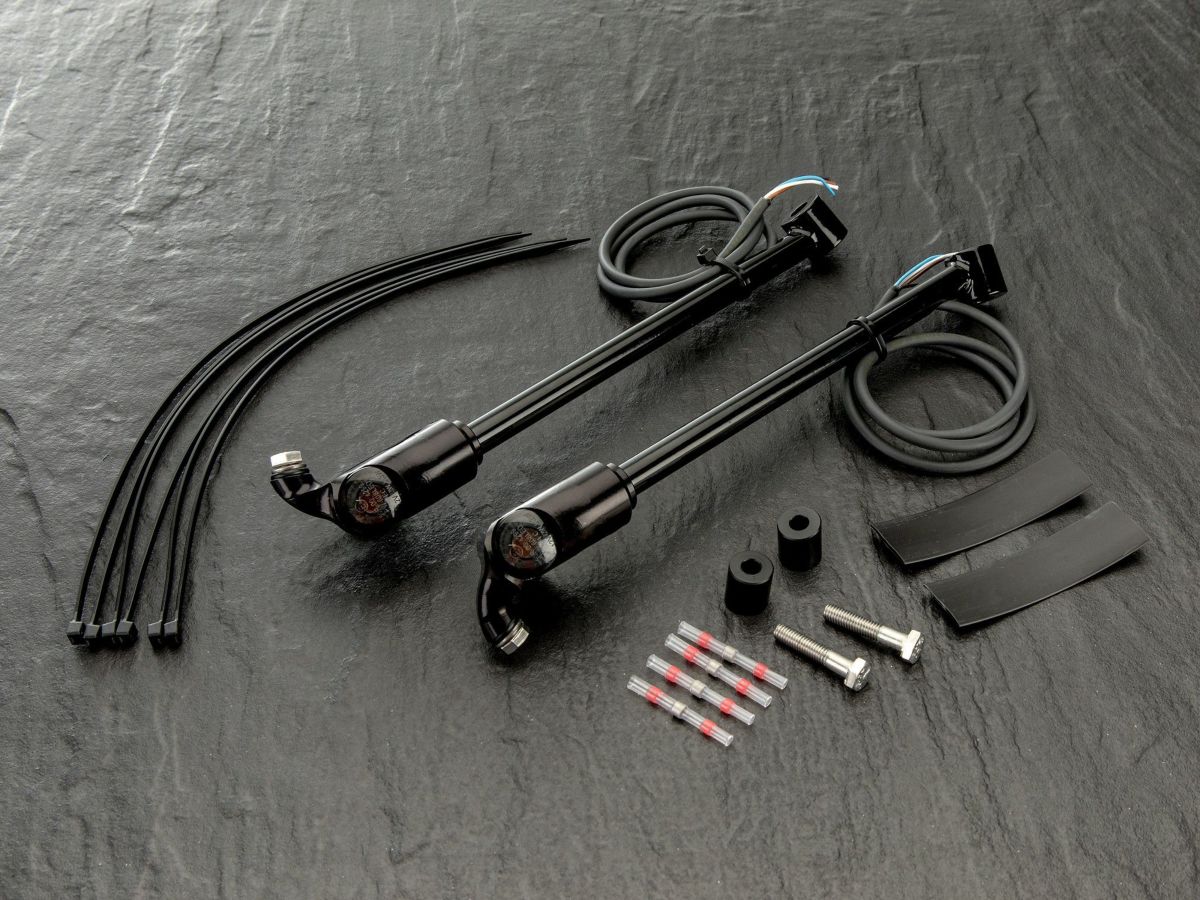 Wunderkind フェンダーストラット ウインカー&テールランプ付き トライアンフ ボバー/ブラック 17-21-05