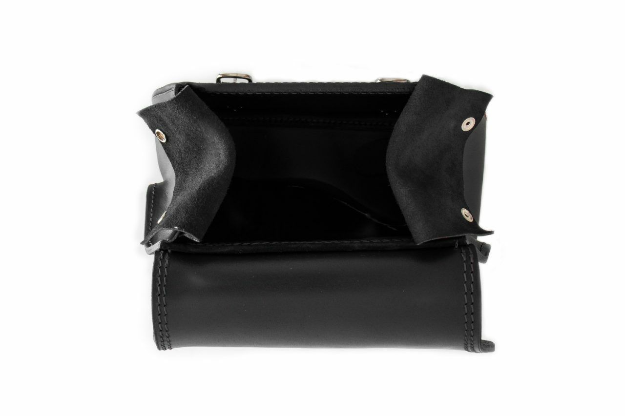 エンズクォイオ(Endscuoio) Cherokee レザーサイドバッグ ブラック 右側 Indian Scout Bobber インディアン-05