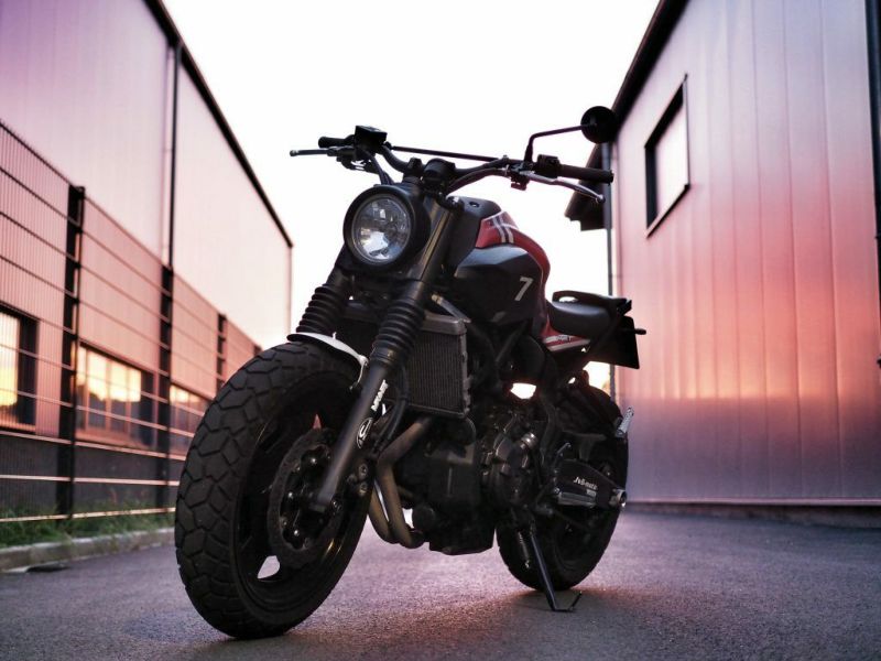 XSR700 センタータンクカバー 純正 エンブレム付き 取扱っ