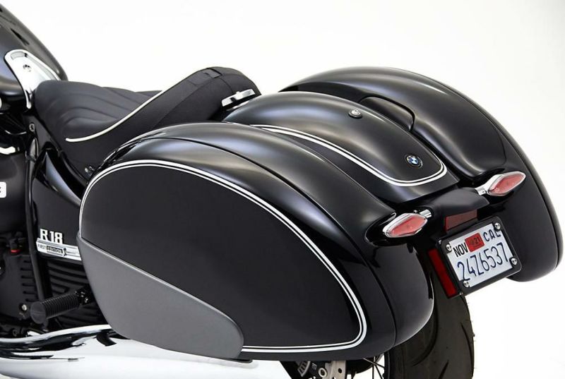 Corbin サドルバッグ/サイドバッグ BMW R18 | バイクカスタム Corbin サドルバッグ/サイドバッグ BMW R18 | バイクカスタム