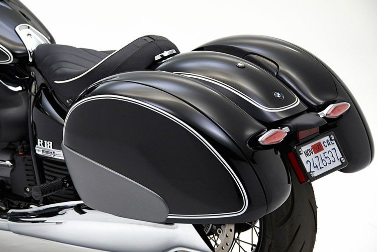Corbin サドルバッグ/サイドバッグ BMW R18 ピンストライプ有