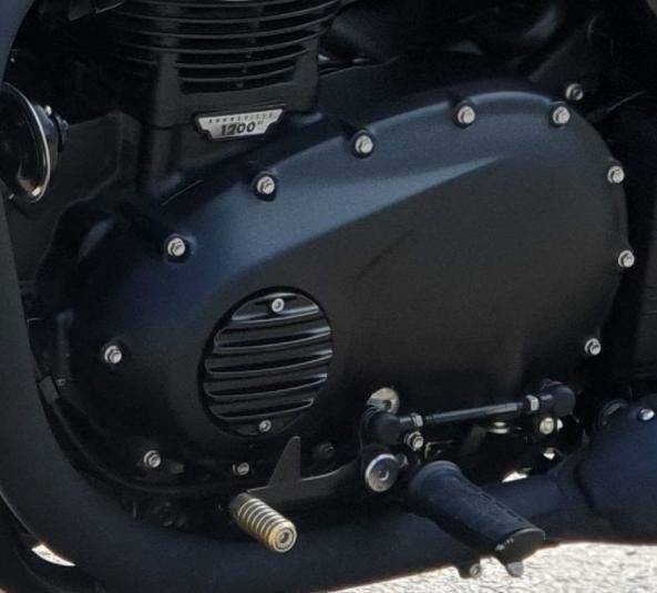 Motone(モートーン）クラッチバッジ カバー オールブラック トライアンフ-01