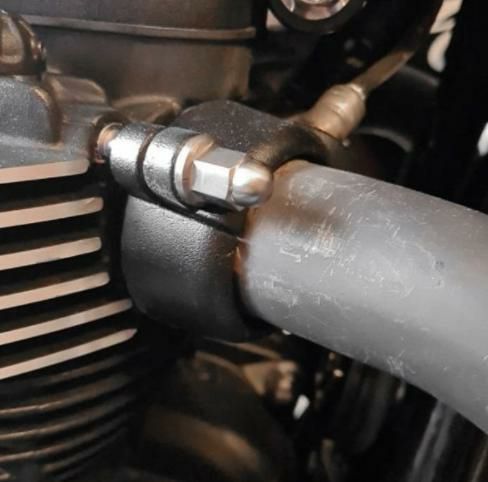 トライアンフ純正 ボバー/スラクストン1200R/RS インテークカバー