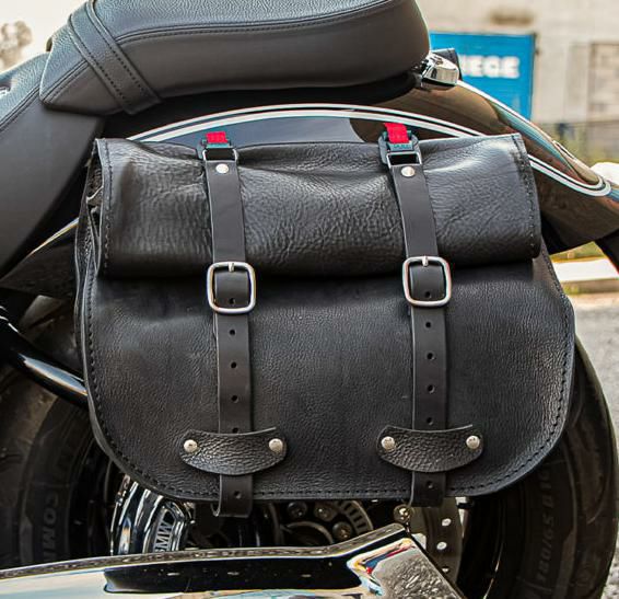 エンズクォイオ(Endscuoio) Roll Dresden レザー サイドバッグ 左側 BMW R18-01