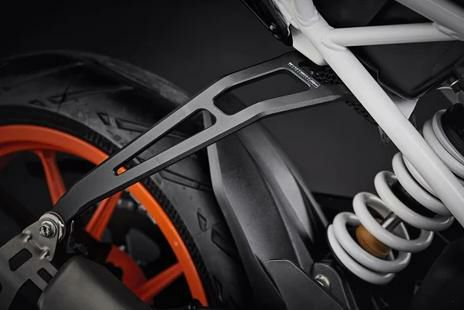 EVOTECH PERFORMANCE (エヴォテックパフォーマンス) マフラーブラケット&レギュレーターガード KTM 390 DUKE 2017--02