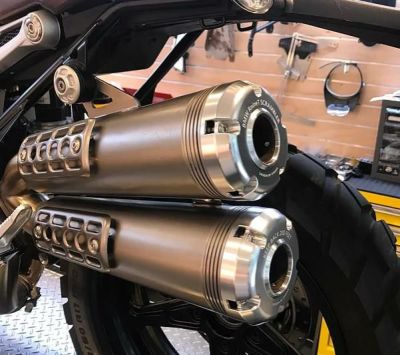 BMW RnineT スクランブラー 17- マフラー エンドキャップ シルバー DKdesign