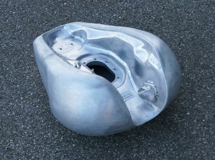 ボバー Bobber ビッグフューエルタンク Petrol Tank Wunderkind トライアンフ-04