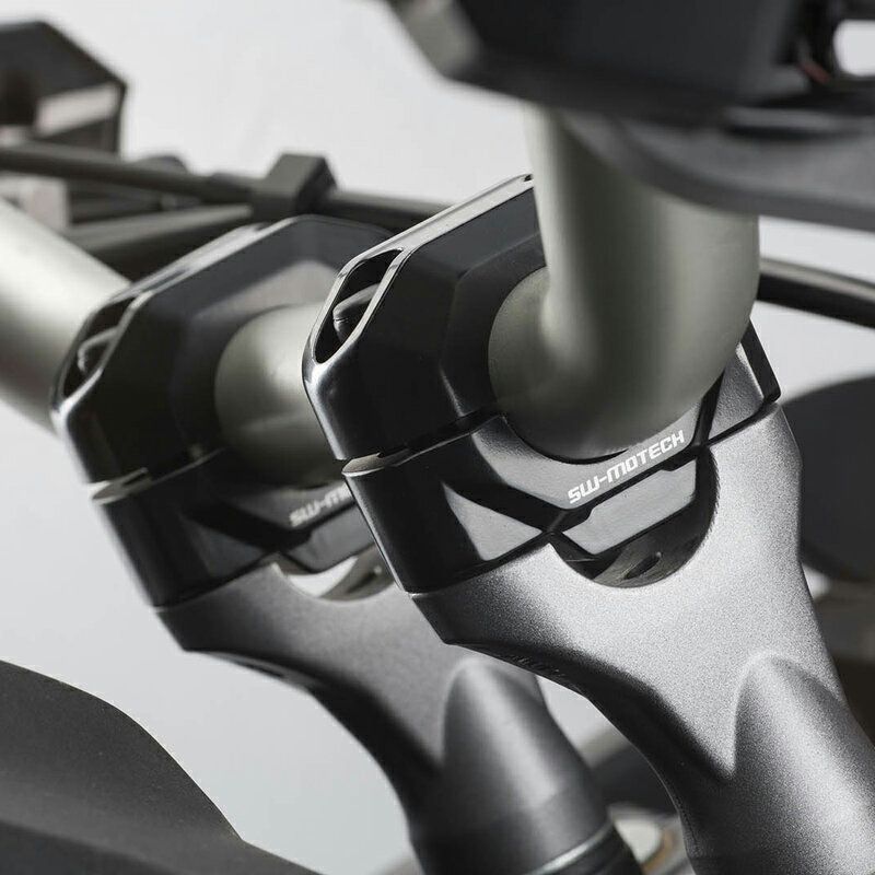 YAMAHA Tenere 700 ハンドルバーライザー 30mm ブラック SW YAMAHA Tenere 700 ハンドルバーライザー 30mm ブラック SW