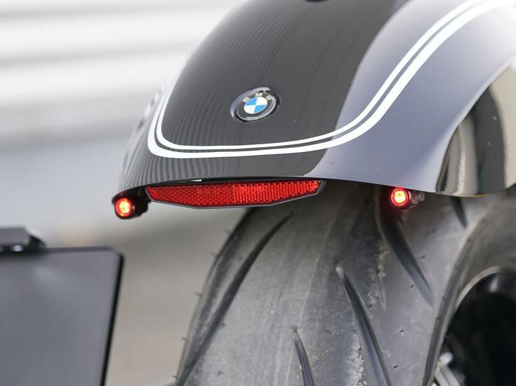 BMW R18 LEDウインカー テールランプ機能付き Eマーク ワンダーカインド | バイクカスタムパーツ専門店 モトパーツ(MOTO PARTS)