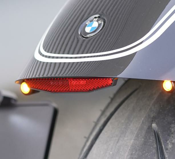 BMW R18用 ミニLEDコンビネーションリアウインカー（ブラック） BMW R 18 - LED Indicator/Taillight Combination – Bros Custom