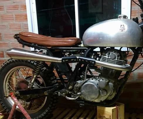 SR400FI スクランブラーアップマフラー フルエキ オメガレーサー 