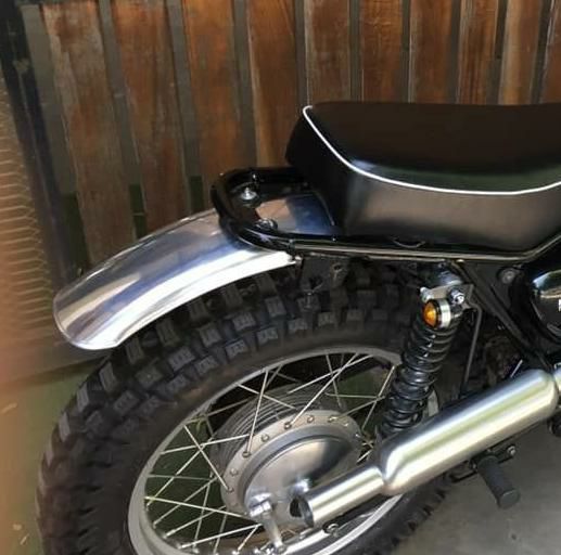W400、W650、W800 ビンテージ スクランブラー アルミ リアフェンダー 