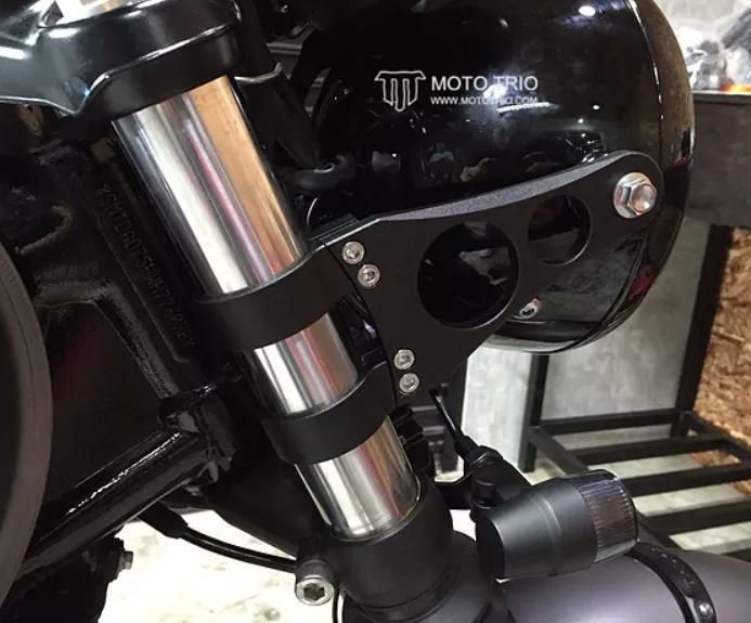 モトトリオ（MotoTrio）ステンレス ヘッドライトブラケット ブラック 