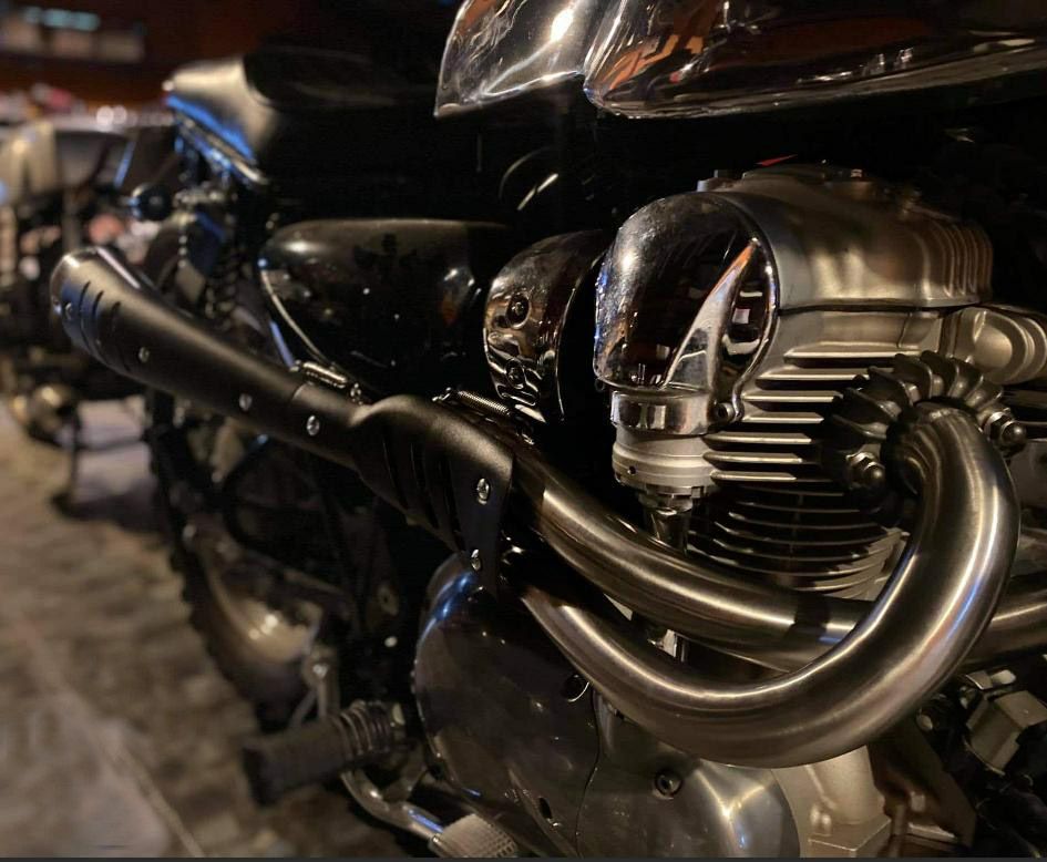 W650 アーバンスクランブラー 2-1 アップマフラー フルエキ オメガ 
