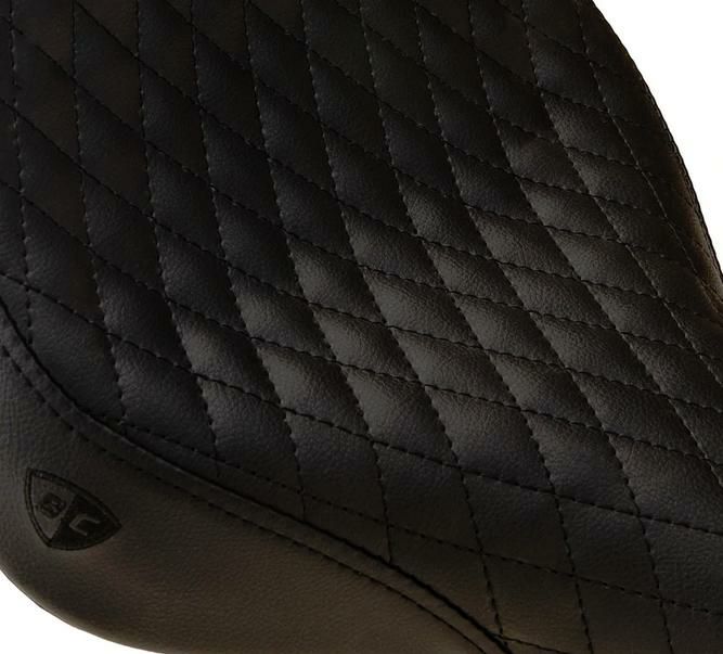 トライアンフ ボバー シート ブリティッシュカスタム ブラック