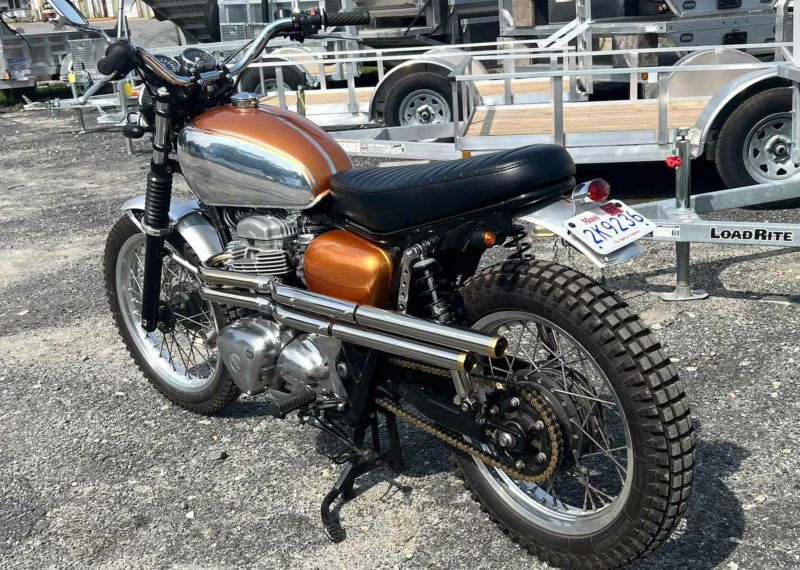 W400, W650, W800 フラットベンチシート ブラック オメガレーサー | バイクカスタムパーツ専門店 モトパーツ(MOTO PARTS)