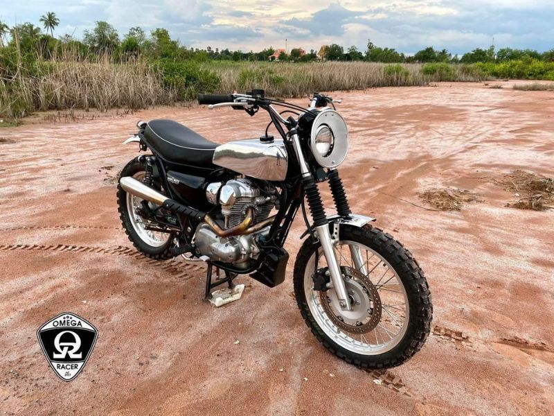 カワサキ W650のタンクをW2TT(W2SS)風に交換！1960年代の