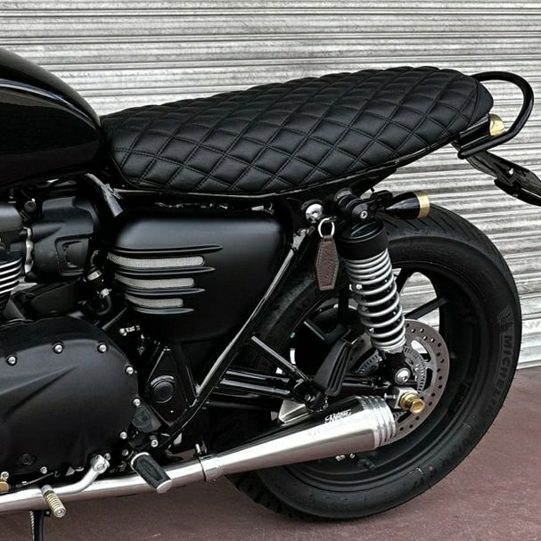 トライアンフ Scrambler(スクランブラー) |シート|モトパーツ(MOTO PARTS)