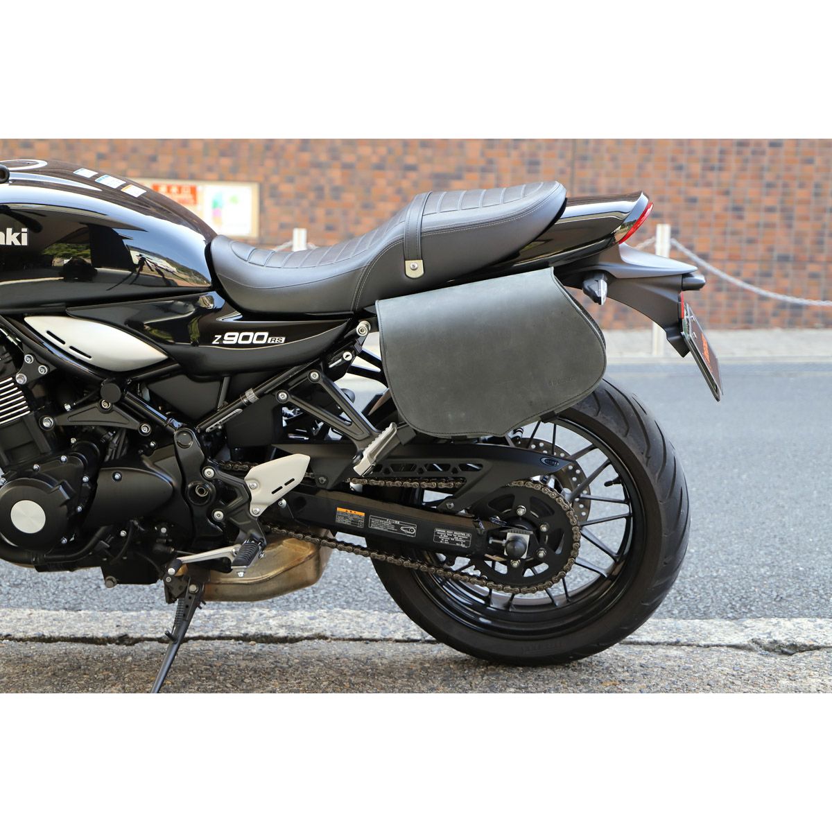 カワサキ Z900RS/CAFE レザーサドルバッグ 9L ブラック DEGNER 